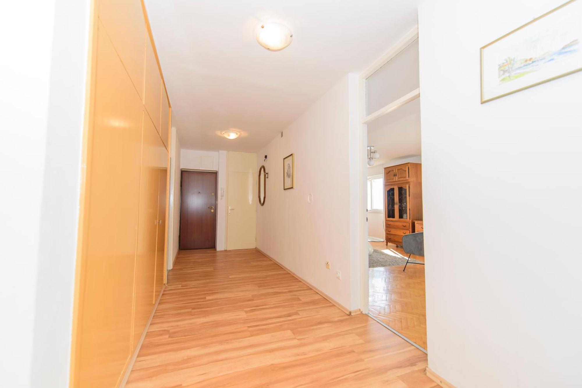 Sunny Apartment 奥米什 外观 照片